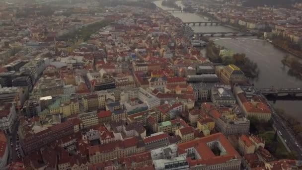 Çek Cumhuriyeti Prag havadan uçan, Vltava Nehri — Stok video