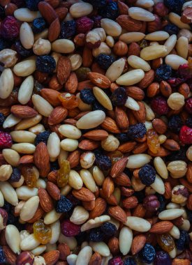 badem, üzüm, kızılcık ve diğer çeşitli beslenme sağlıklı organik izi karışımı