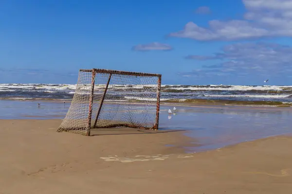 Un día ventoso en la orilla del Golfo de Riga .Jurmala, Letonia agosto, 2017 . — Foto de Stock