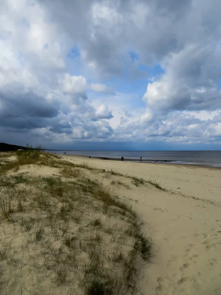 Beautiful view of the Gulf of Riga in early spring, in anticipation of thunderstorms. — Stock Photo, Image