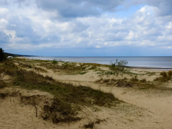 Bela vista do Golfo de Riga no início da primavera, em antecipação de tempestades . — Fotografia de Stock