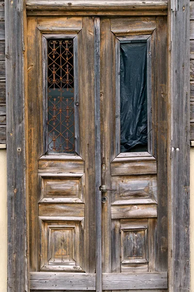 Old Broken Wooden Door House Beautifully Preserved Inserts — Stock Photo, Image