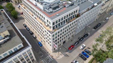 Warsaw from above  a dynamic city where modern skyscrapers rise beside historic streets, blending tradition and innovation in the heart of Poland.