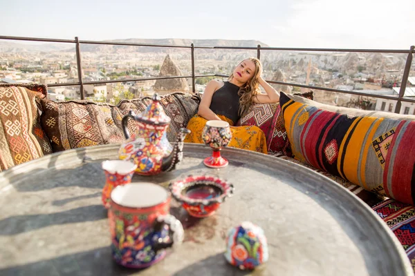 Beautiful Young Woman Sits One Cappadocia Roof Romantic Scene — Stock Photo, Image