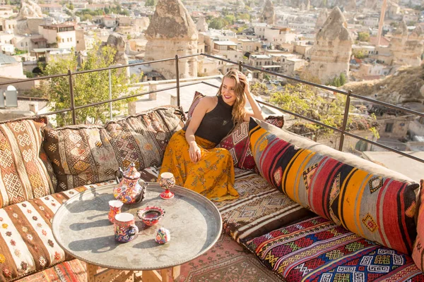 Beautiful Young Woman Sits One Cappadocia Roof Romantic Scene — Stock Photo, Image