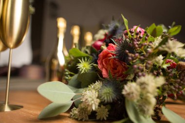 Güzel buket çiçek bride için