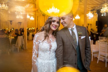 Ahırda poz aşk evlilik çift