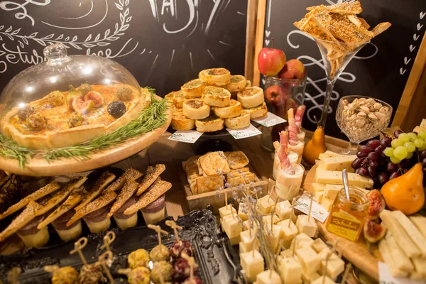Vynikající Sýrová Bar Plody Krásné Dekorace — Stock fotografie