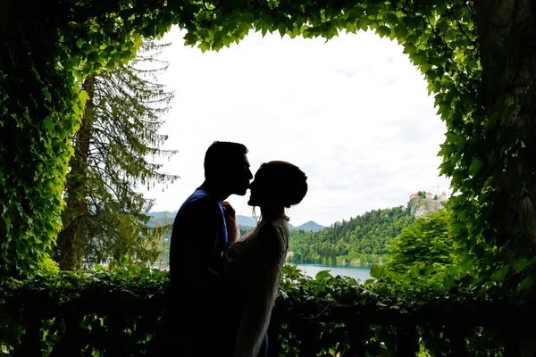 Silhouet Van Twee Mensen Balkon — Stockfoto