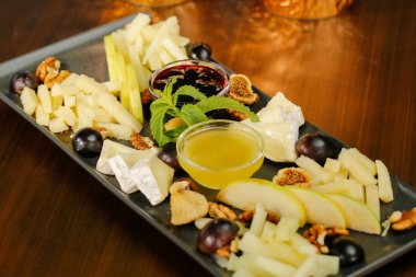 Chesses ile lezzetli plaka