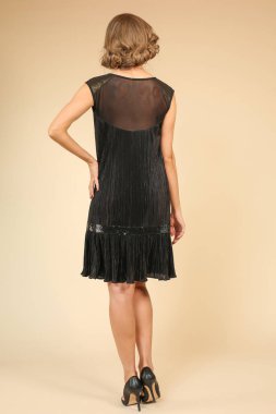 iş sarışın kadın stüdyoda poz