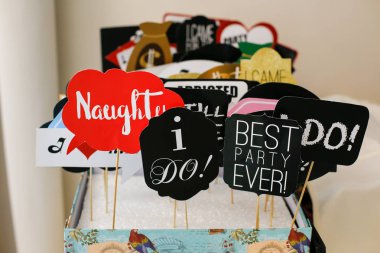 Afişini düğün fotoğrafçılığı için farklı bir mesaj ile