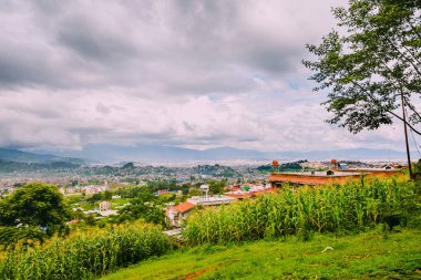 Kathmandu şehir sermaye, Nepal, kuş gözü görünümü Kathmandu şehir arka, üst görünüm Kathmandu şehir, Himalaya Dağları ile havadan görünümü.