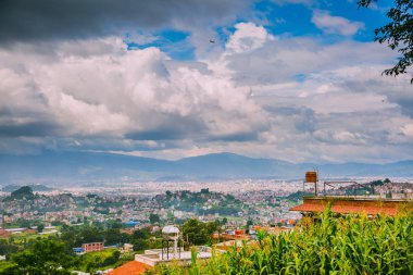 Kathmandu şehir sermaye, Nepal, kuş gözü görünümü Kathmandu şehir arka, üst görünüm Kathmandu şehir, Himalaya Dağları ile havadan görünümü.