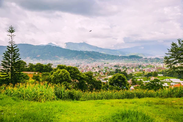 Kathmandu şehir sermaye, Nepal, kuş gözü görünümü Kathmandu şehir arka, üst görünüm Kathmandu şehir, Himalaya Dağları ile havadan görünümü.