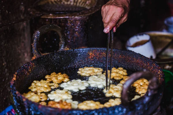 Hint Nepalce tatlı yemek Jilebi veya jeri Katmandu Nepal sokakta yapmak yardım.