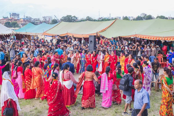 Kathmandu Nepal Sep 2018 Group Kvinnor Dansar Deuda Dans Gaura — Stockfoto