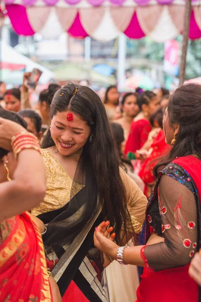 Katmandú Nepal Sep 2018 Mujeres Hindúes Nepalíes Bailan Festival Teej — Foto de Stock