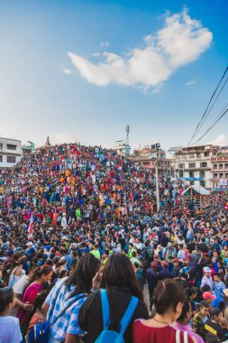 Katmandu, Nepal - 24 Eylül, Kathmandu Indra Jatra Festivali'nde insan 2018:Crowd. Indra Jatra Nepal.Indra Jatra önemli bir yıllık Festivali Hindu tanrısı Indra onuruna düzenlenen bir alay olduğunu.