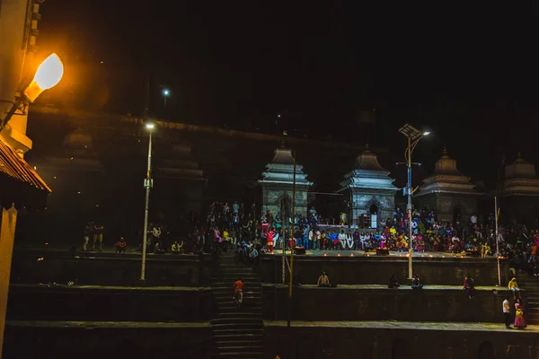 Kathmandu Nepal Oct 2018 Noite Aarati Brahmins Homem Santo Oferecendo — Fotografia de Stock