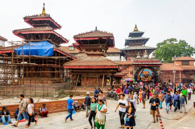 Kathmandu, Nepal - 28 Haziran 2019: Kathmandu Durbar Meydanı Hindu Tapınakları. Katmandu 'da Turist Seyahati Tatilleri. Katmandu' da ziyaret edilecek yerler.