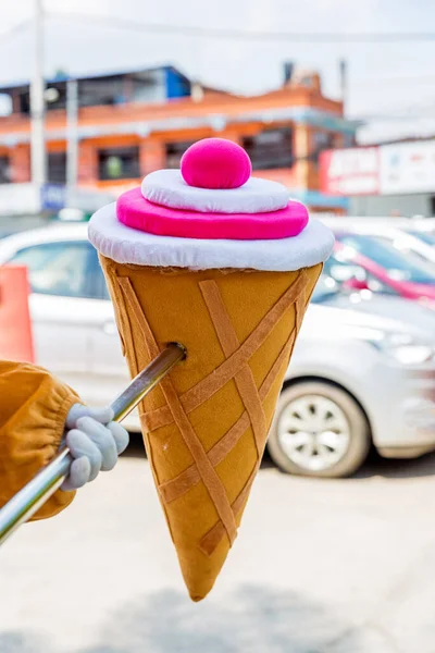 Cono Gigante Grande Del Helado Exhibición Helado Falso Con Cono — Foto de Stock