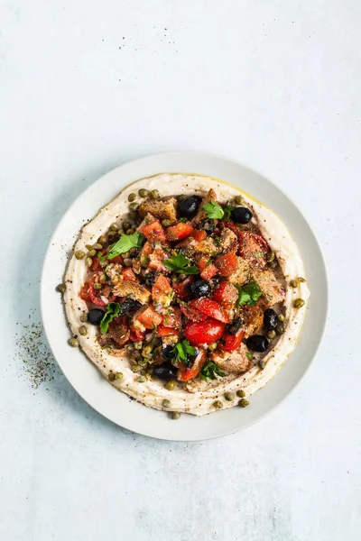 Salade Dakos Grecs Frais Sur Une Couche Houmous Lumière Végétalien — Photo