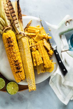 Mısır Mısır koçanı kesti. Yaz hafif bir yemek yemek. salata veya hafif sağlıklı öğle yemeği