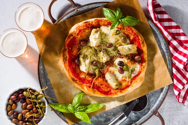 Pizza Margherita Italienne Classique Avec Artichauts Olives Câpres Sur Une — Photo