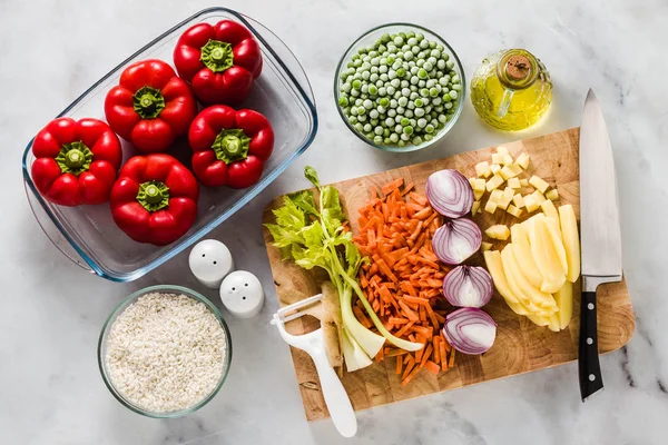 biber doldurmak için malzemeler. Bütün aile, tatil veya Konuklar için sağlıklı vegan gıda