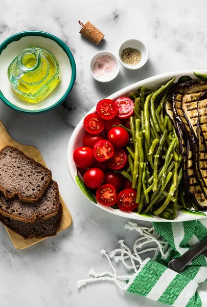 Contorno Verdure Sul Tavolo Delle Vacanze Cibo Sano Tutta Famiglia — Foto Stock