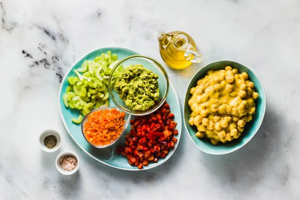 Ингредиенты Веганского Свежего Овощного Салата Гороха Манговом Соусе Здоровое Питание — стоковое фото