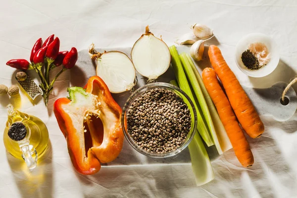 Ingrédients alimentaires d'automne sur la table. nourriture saine riche — Photo