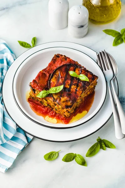 Lasaña Vegana Sin Gluten Berenjena Parrilla Guisantes Verdes Lentejas Verduras —  Fotos de Stock