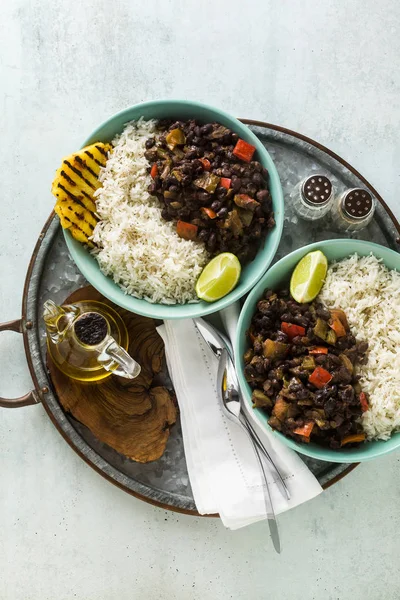 Kubanischer Reis Und Schwarze Bohnen Gericht Mit Gegrillter Ananas Gesunde — Stockfoto