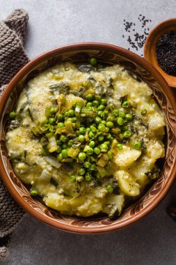 vegan pizzoccheri çanak. İtalyan mutfağı adapte bir tarifi. sağlıklı gluten ücretsiz beslenme