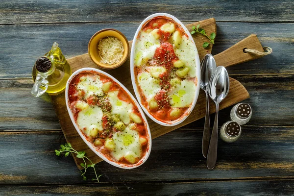 İtalyan patates köfte gnocchi Alla Sorrentina mozzarella ile