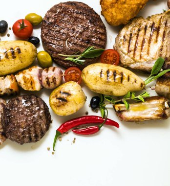 Et farklı türler ile BBQ et parti: sığır Burger, domuz eti 