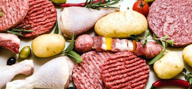 farklı türde ham et çeşitli rabanner: şık