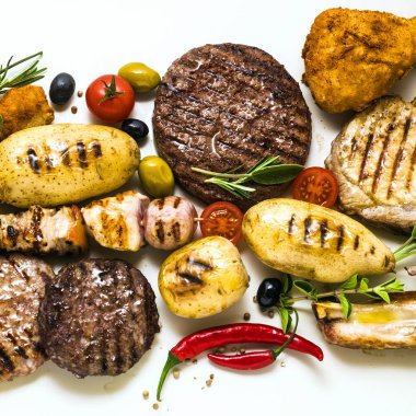 Et farklı türler ile BBQ et parti: sığır Burger, domuz eti 