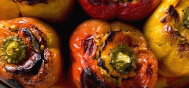 mercimek ve pirinç ile taze pişmiş biber dolması afiş, i