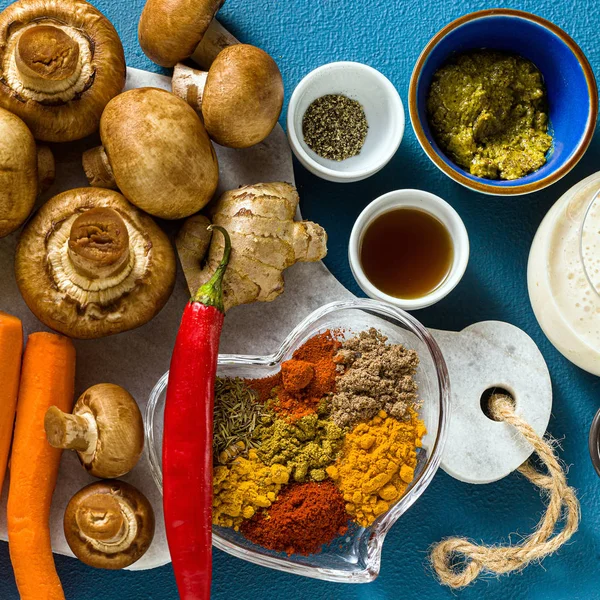 Ингредиенты для приготовления индийского карри из овощей, тыквы — стоковое фото