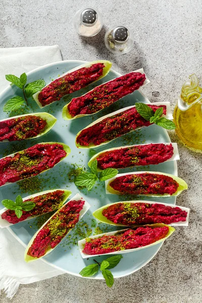 Dip Boiled Beets Pistachios Leaves Belgian Endive Mint 건강에 — 스톡 사진