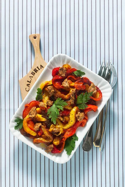 Kalabrischen Sommer Gebackene Paprika Vorspeise Mit Sonnengetrockneten Tomaten Nuss Sauce — Stockfoto