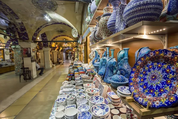 İstanbul 'daki büyük pazarın içi, hindi.