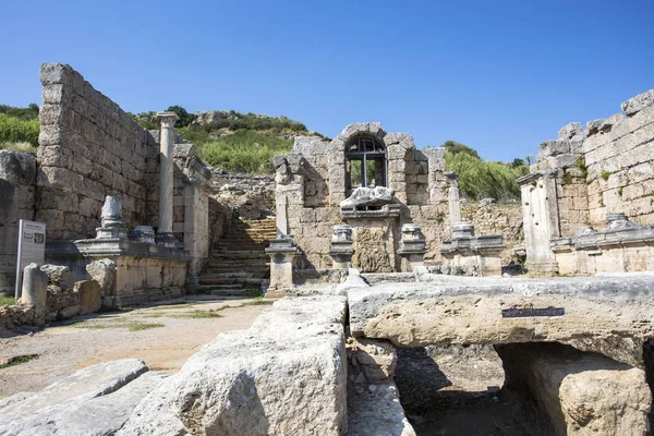 Gündüz Vakti Antik Şehrin Kalıntıları — Stok fotoğraf