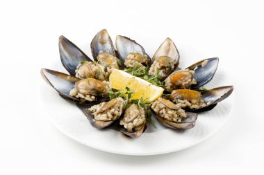 doldurulmuş midye, midye dolma Akdeniz mutfağı