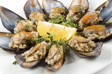 doldurulmuş midye, midye dolma Akdeniz mutfağı