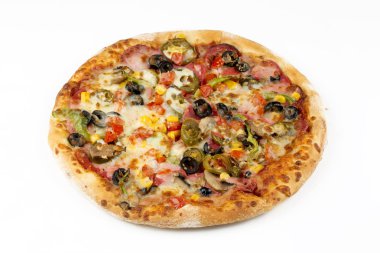 Beyaz arka planda pizza.