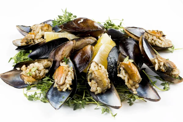 doldurulmuş midye, midye dolma Akdeniz mutfağı